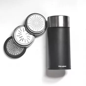 Microplane Universal Mill – Black/Clear, Rotary Grater for Hard Cheese, Chocolate, Nuts, Spices